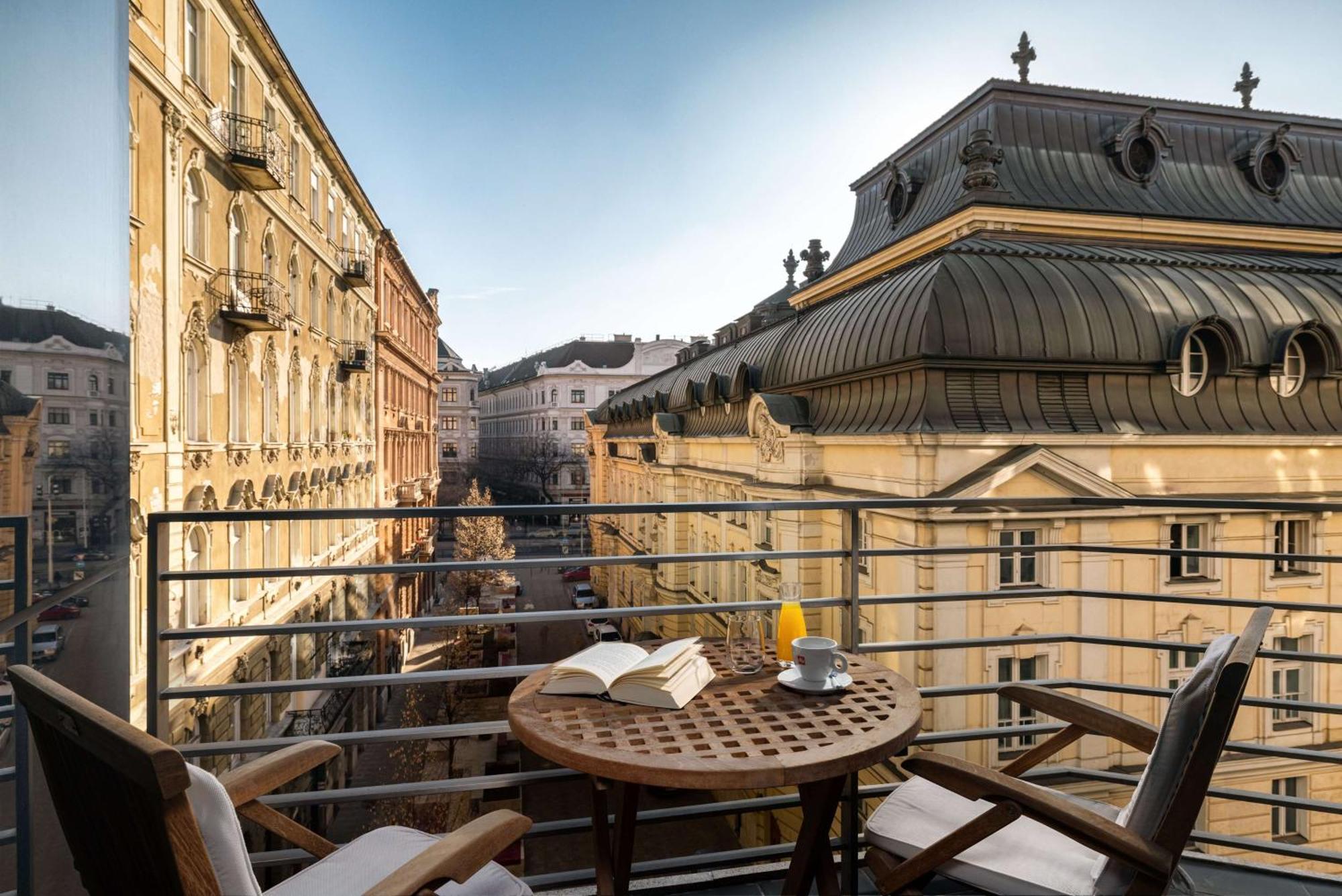 Nh Budapest City Exterior photo